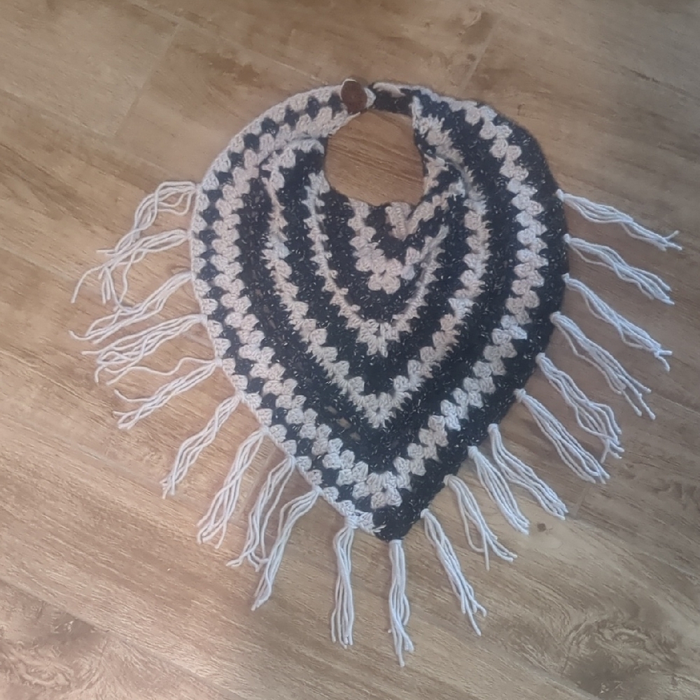 Handmade Crochet Fringe Bib Necklace - Black & Cream